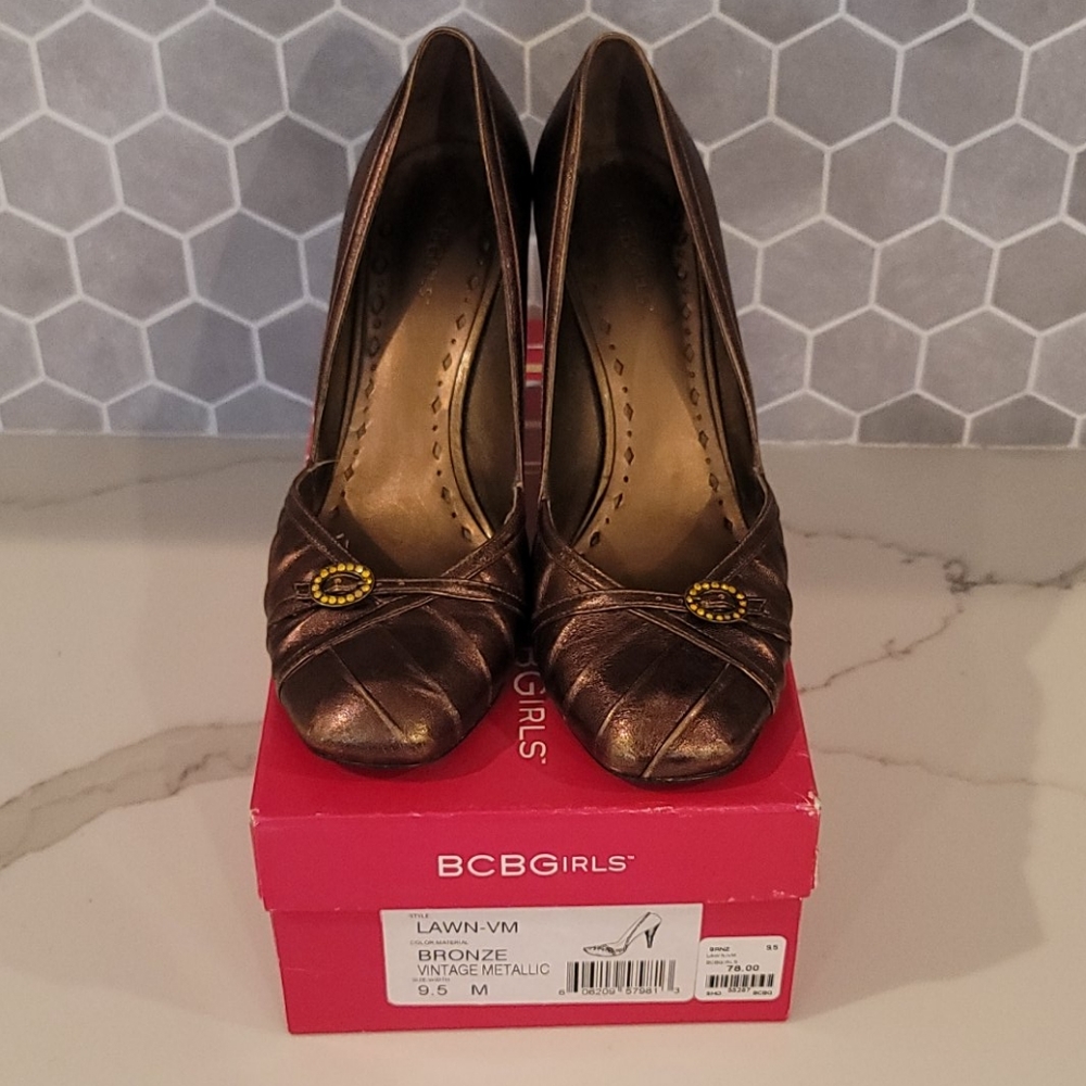 BCBG Girls Vintage bronze heels